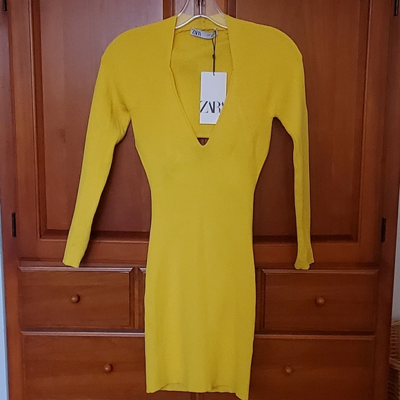 ZARA NWT Ribbed Open Back V-Neck Dress, Medium - Picture 3 of 8